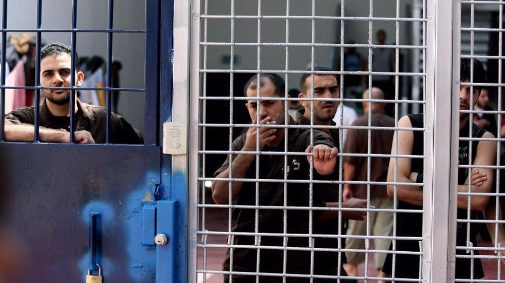 Palestinian prisoners fall ill after food poisoning at Israeli Etzion jail