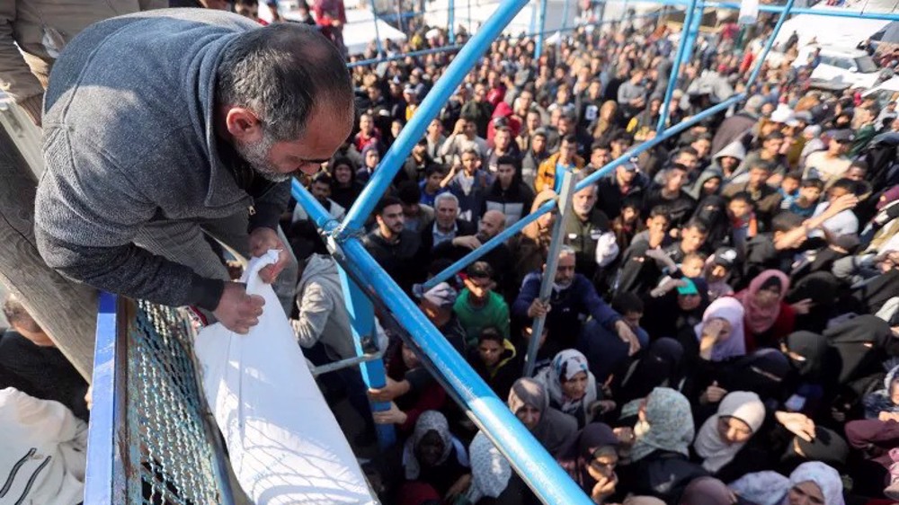  Israeli forces shell hundreds of Palestinians waiting for aid in Gaza City