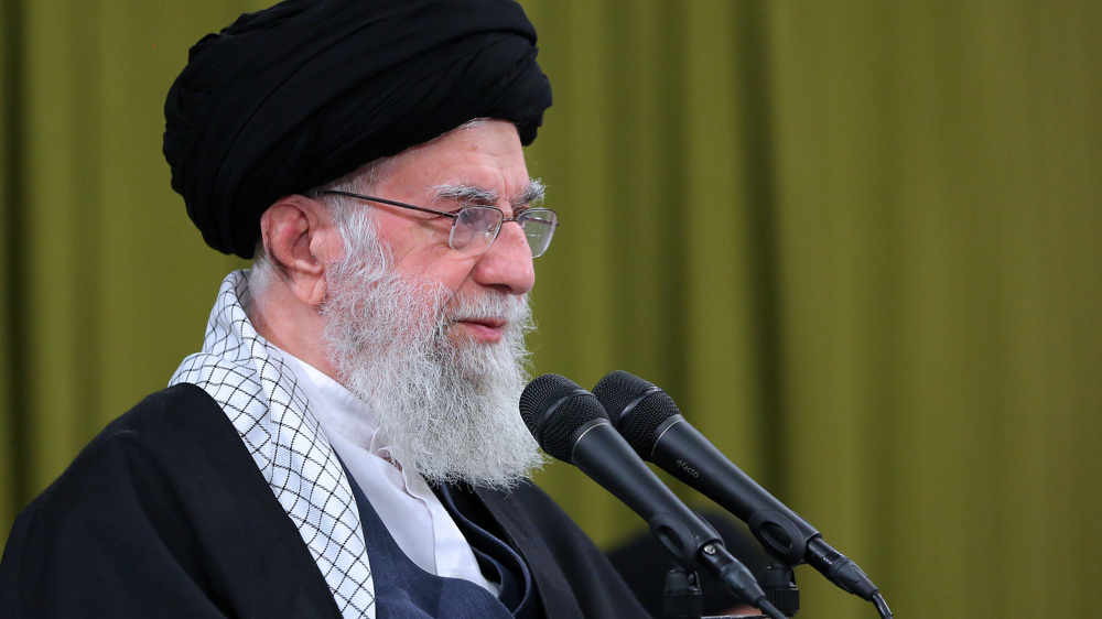 Leader congratulates Iranian wrestlers on winning Asia titles