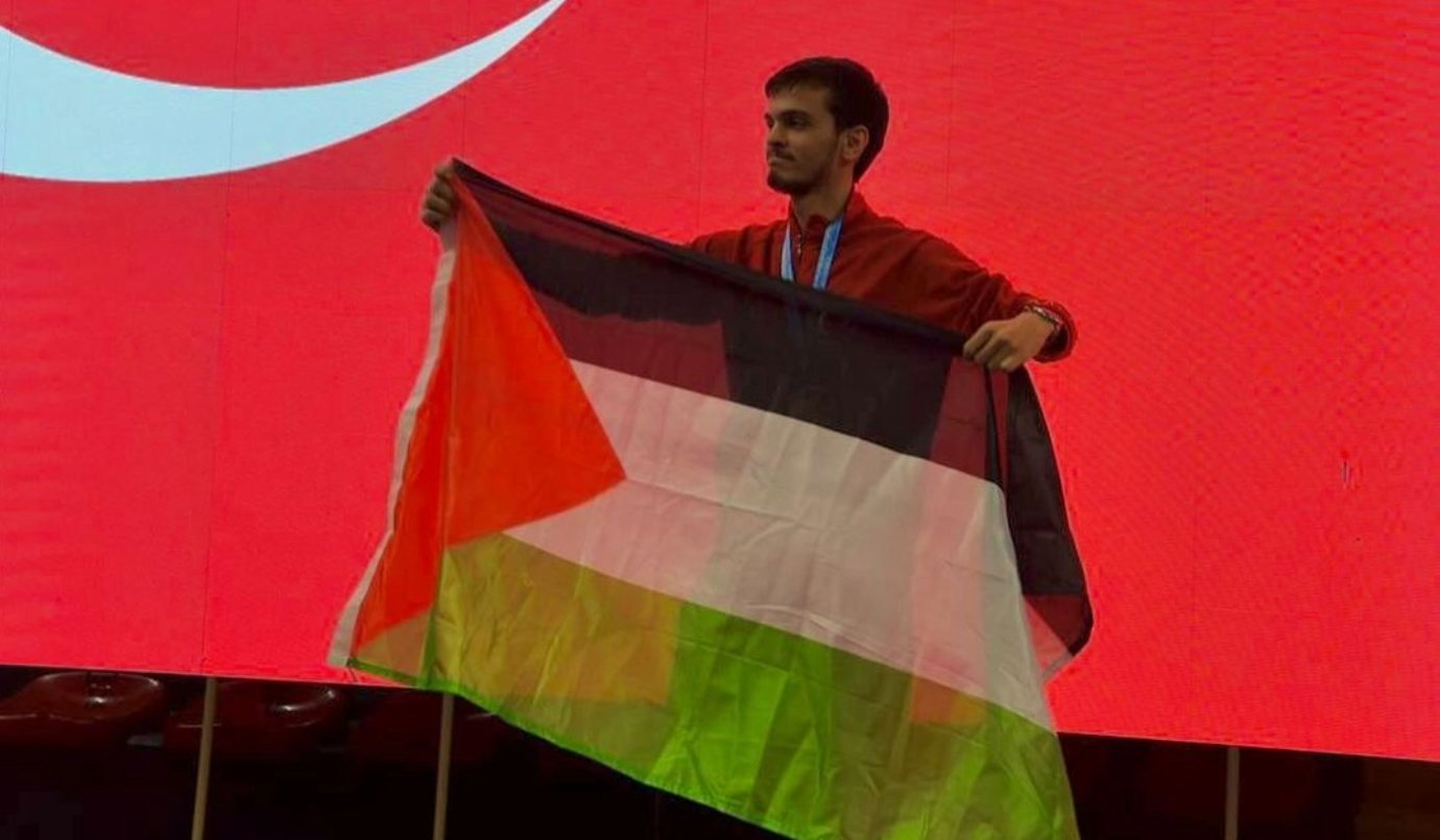 Turkish kung fu fighter Akyuz under fire for displaying Palestinian flag