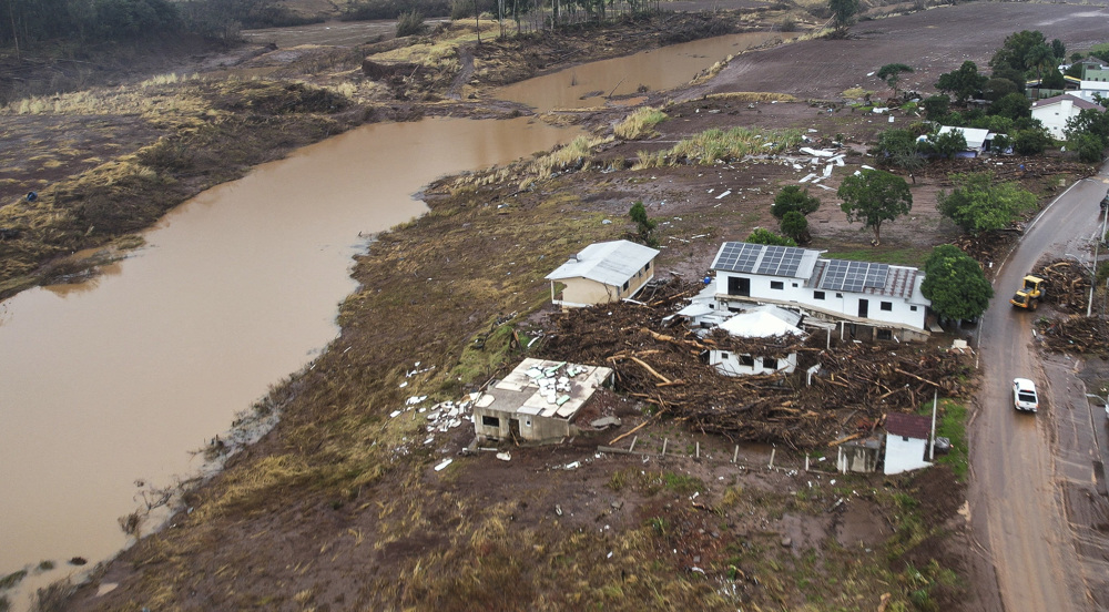 Death toll from floods in Brazil hits 113 as rain returns