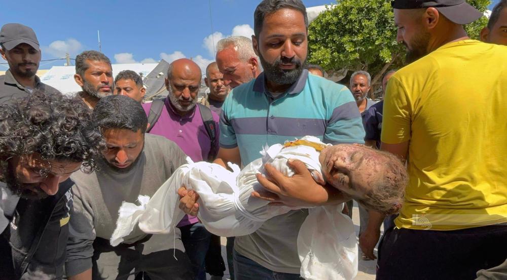 Israeli drone strike kills, injures dozens of internet seekers in Gaza