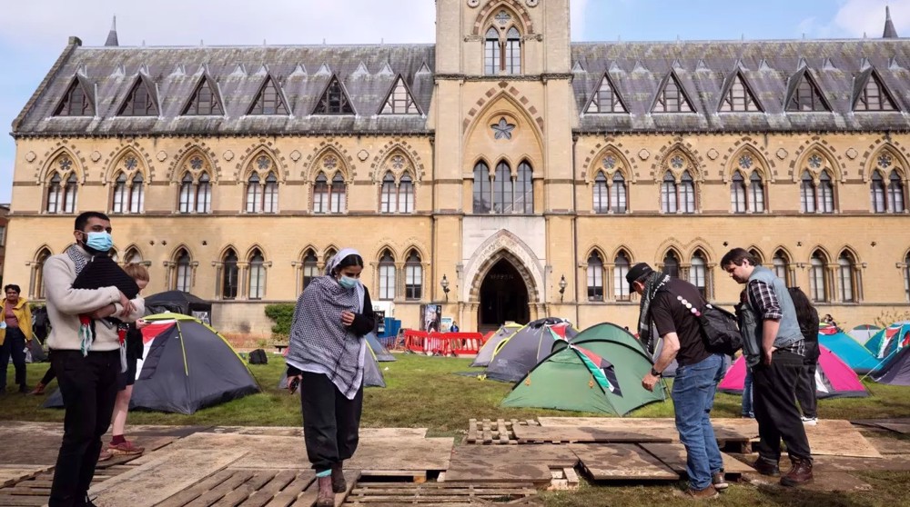 UK police violently detain pro-Palestine students at Oxford University