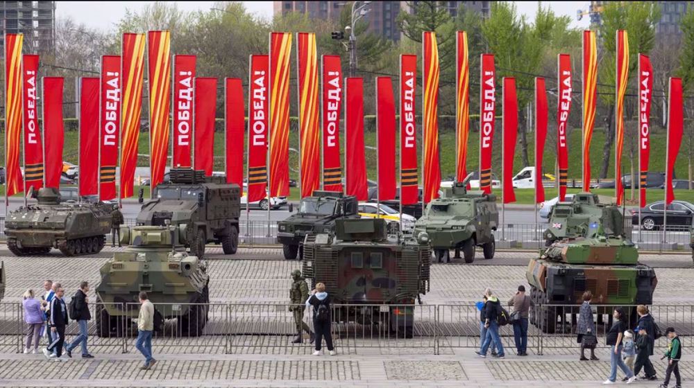 Western military equipment captured in Ukraine displayed in Moscow