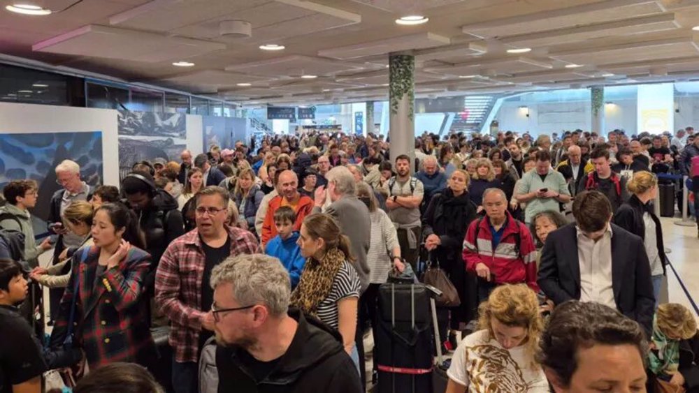 Major delays disrupt train service between London and Paris