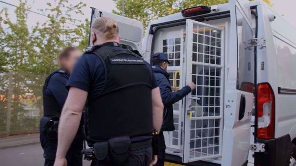 Asylum seekers in UK ‘hide or flee to Ireland’ amid Rwanda fears 