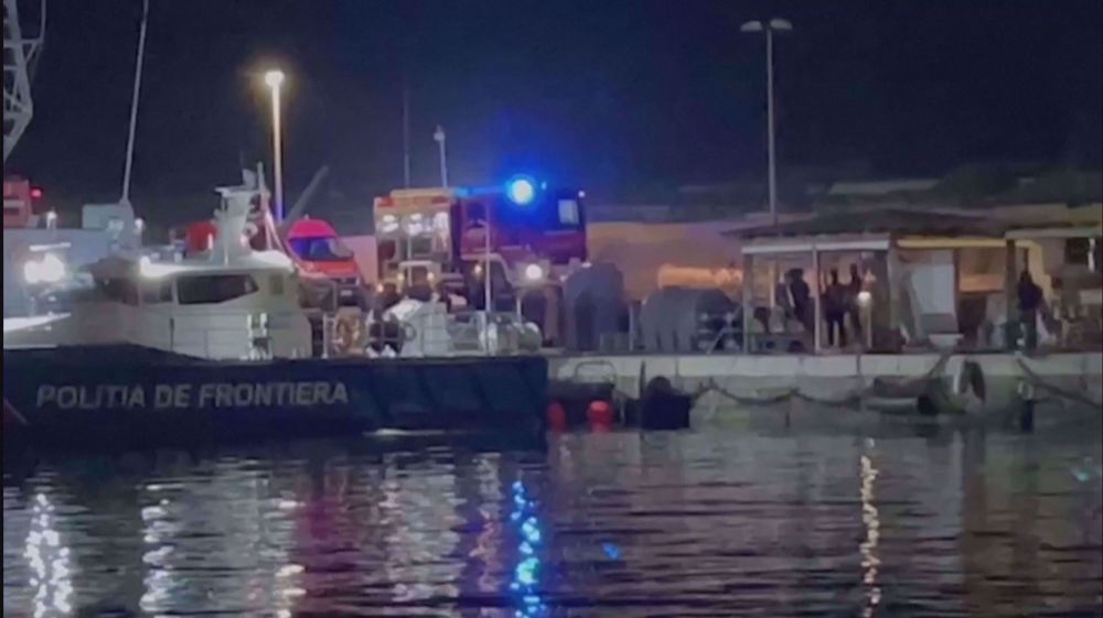 Migrant shipwrecks off Italy leave 11 dead