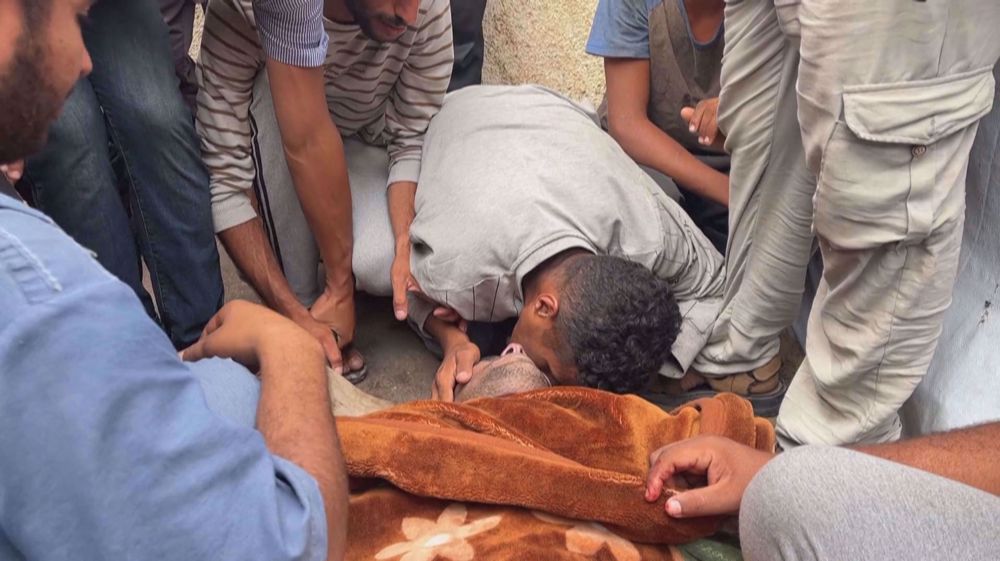 Palestinians mourn death of loved ones