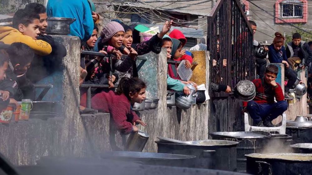 Medical sources: Dozens of children suffering from malnutrition in northern Gaza