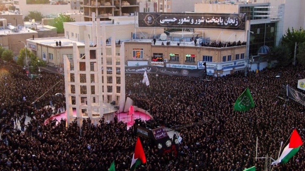 Shia Muslims hold mourning ceremonies to mark Ashura worldwide