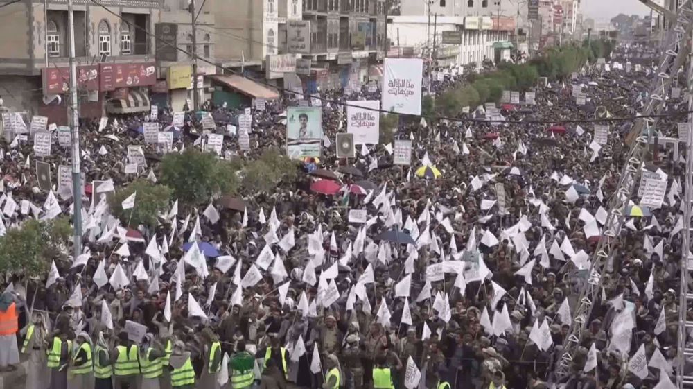 Yemenis commemorate martyrdom of Imam Hossein