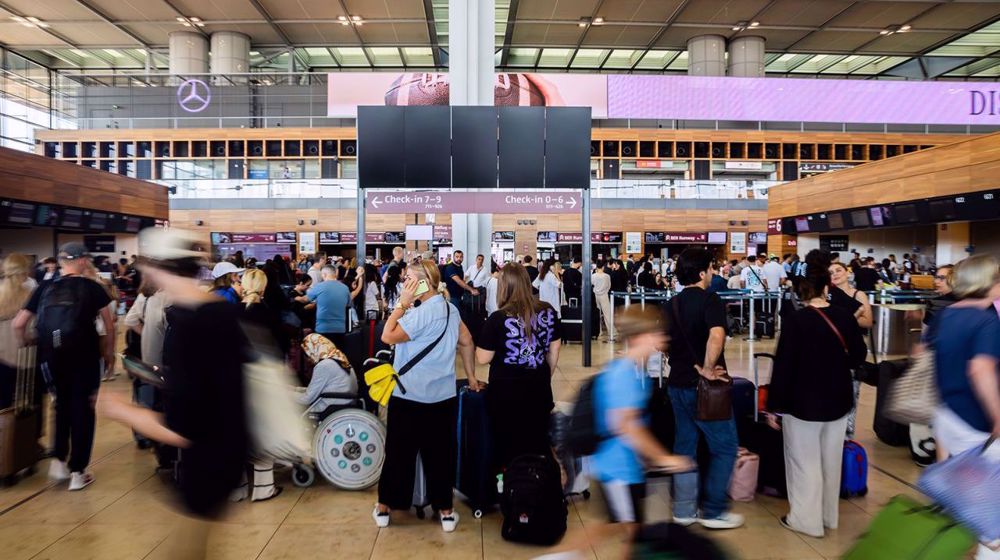 Major global IT outage hits airlines, banks, media outlets
