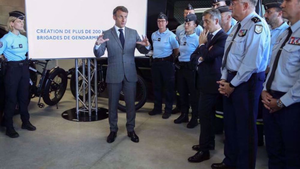 France: Macron semble fomenter un « coup d’État administratif »