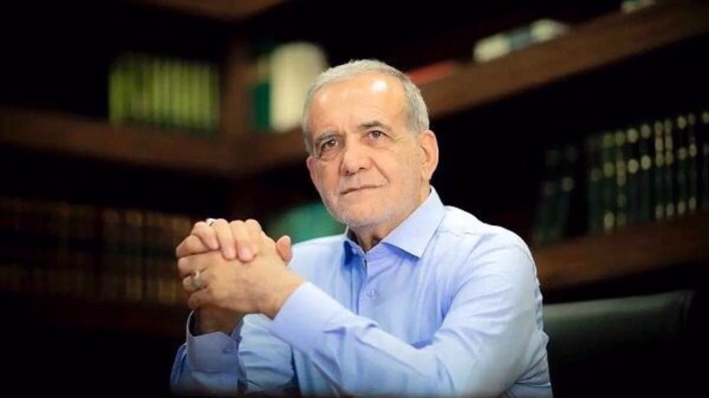 Pezeshkian condamne l'ovation debout réservée à Netanyahu au Congrès américain
