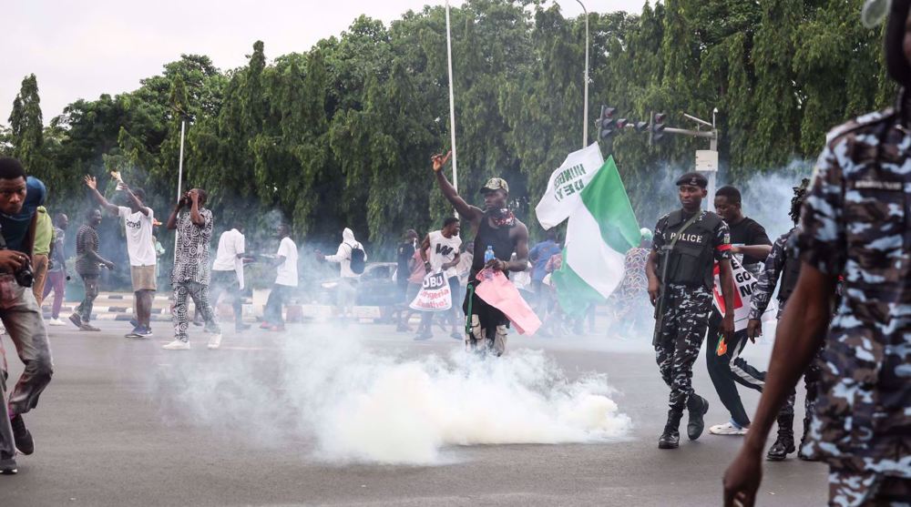 Police clash with Nigerians protesting against economic hardship