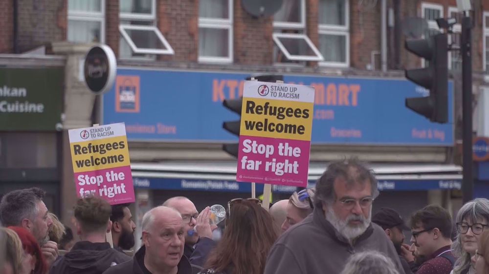 UK rocked by far-right anti-immigrant, anti-Muslim riots