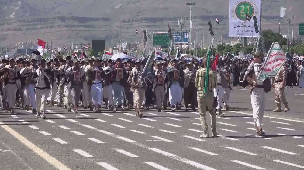 Yemen’s Ansarullah holds military parade to mark revolution anniversary