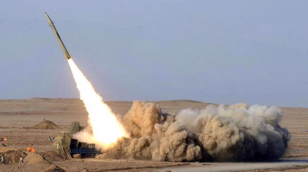 Yemen’s navy forces US aircraft carrier to retreat from Red Sea