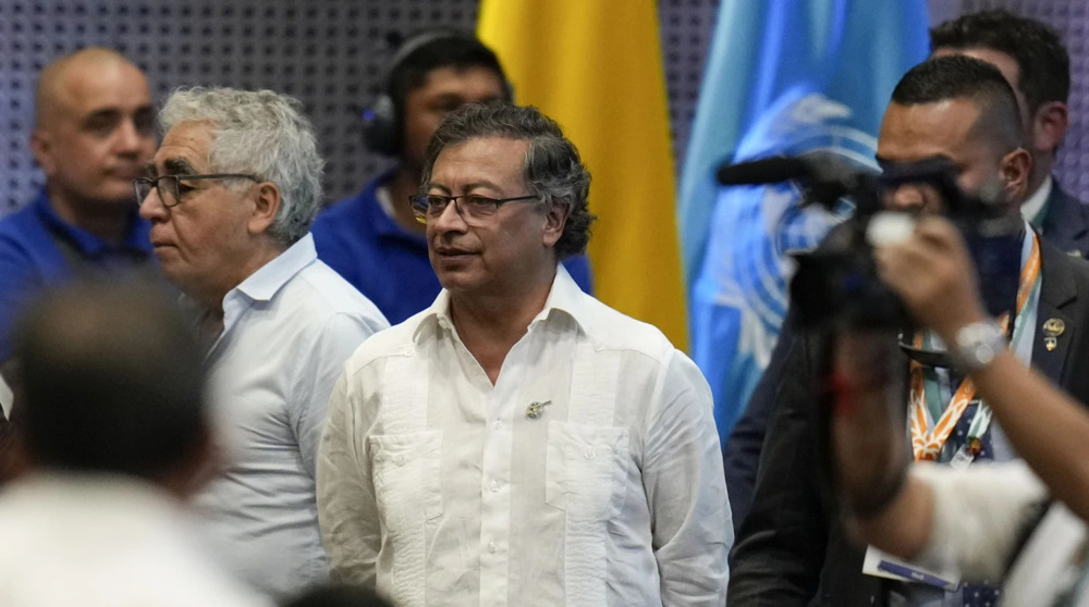 Trump orders sanctions on Colombia after Petro blocks deportation flights
