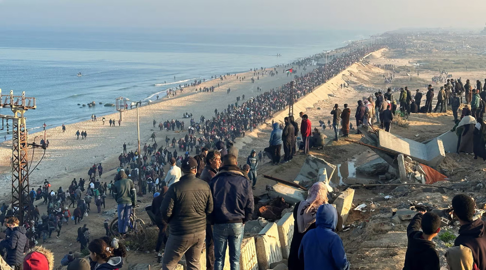 Des Palestiniens déplacés rentrent chez eux dans le nord de Gaza 