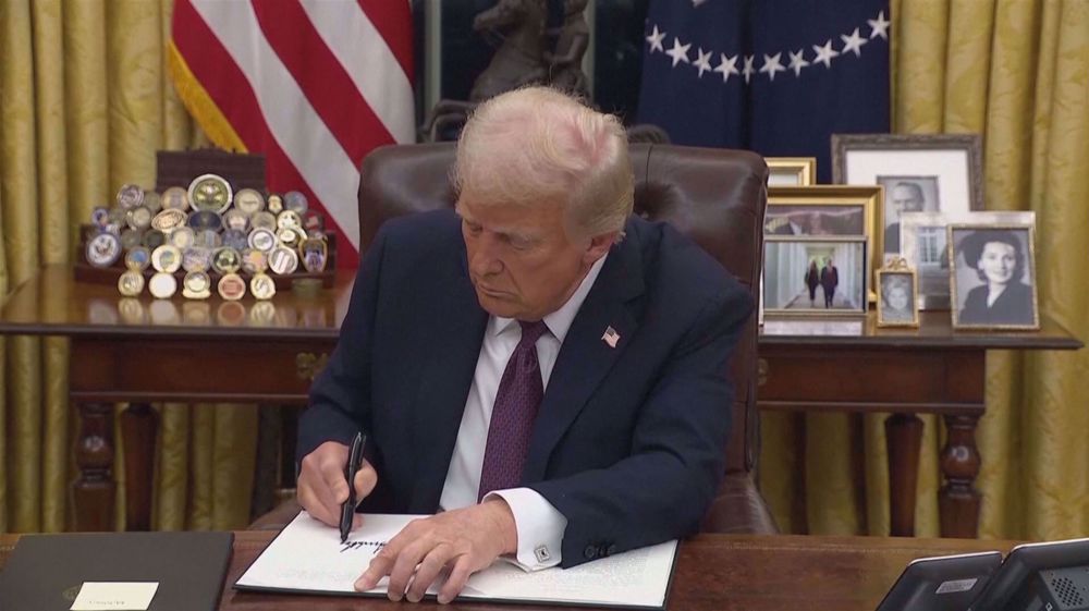 Trump administration rescinds memo freezing federal aid