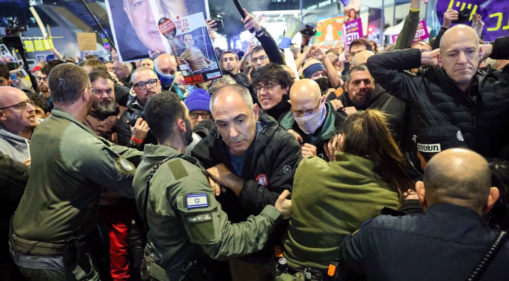 Thousands rally in Tel Aviv, al-Quds to call for Gaza ceasefire 