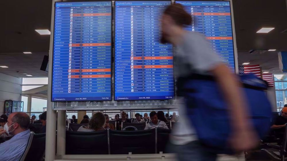 Flight delays persist at main US airports amid government shutdown