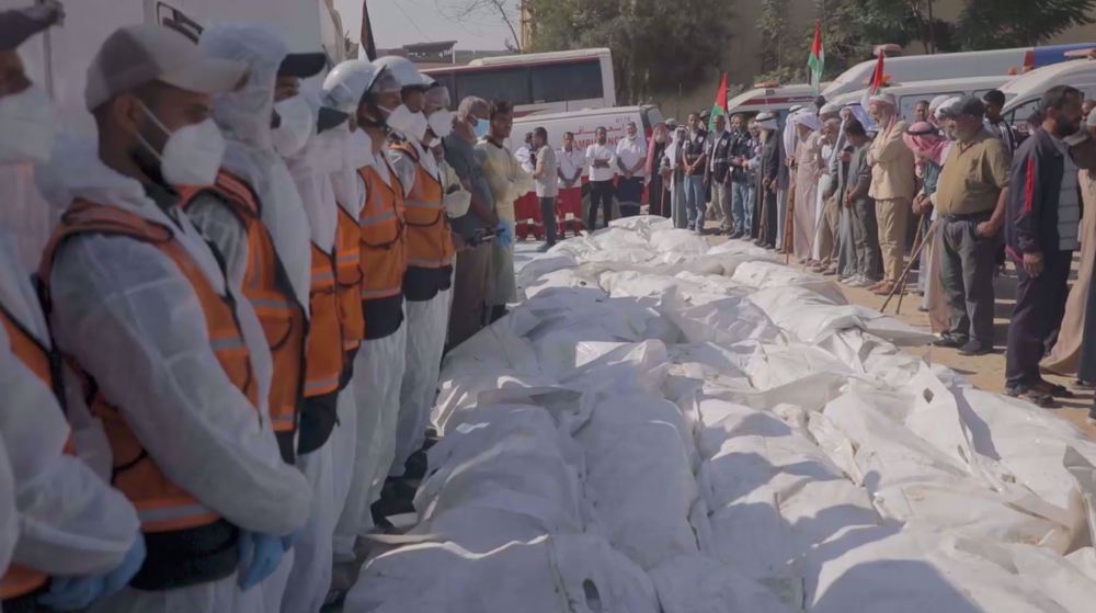 Gaza’s ministry of health buries 54 tortured martyrs in a mass grave