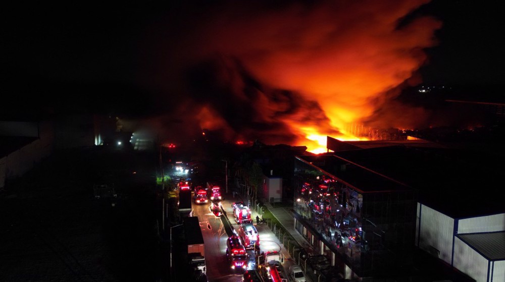 Big explosion rocks industrial area outside Argentine capital