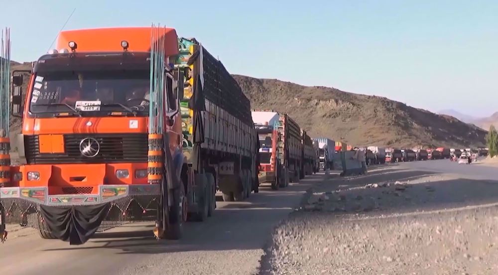Afghanistan-Pakistan trade freezes as border tensions persist