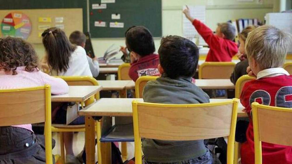 France: Macron appelé à agir face aux agressions sexuelles dans les écoles