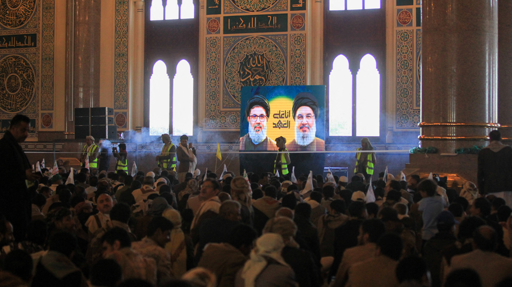 Yemenis hold ceremony commemorating former Hezbollah leaders in Sana'a