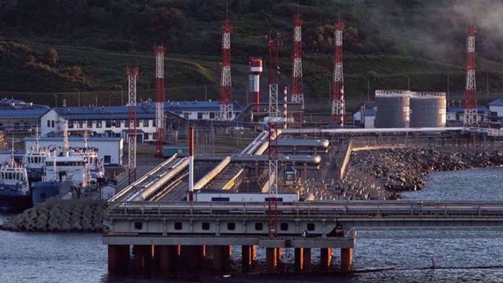 Trump threatens secondary tariffs on Russian oil over Ukraine 