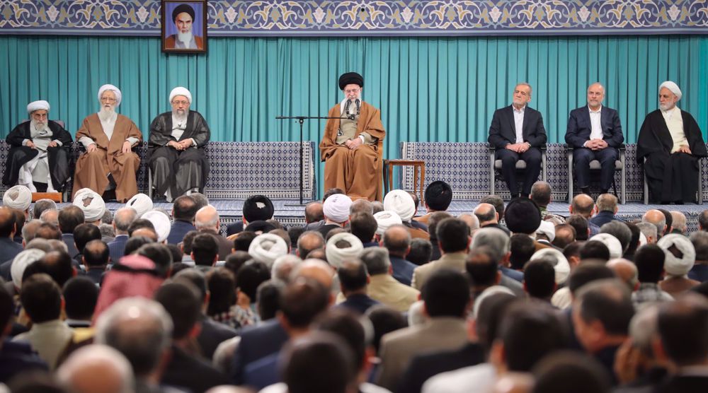 Leader: Unity of Muslim world ‘sole way’ to resist blackmailing by ‘superpowers’ 