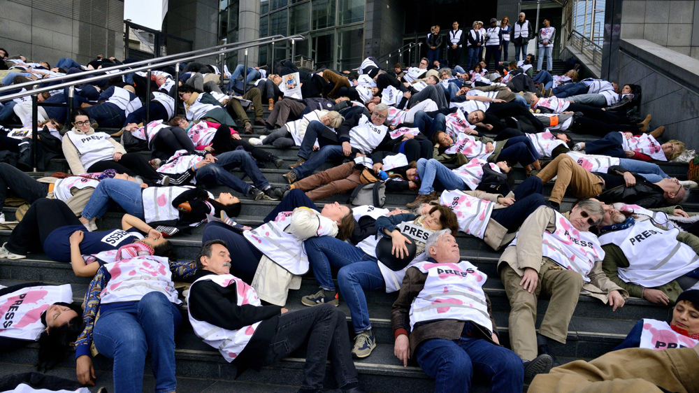  Die-in à Paris pour protester contre les meurtres de journalistes à Gaza