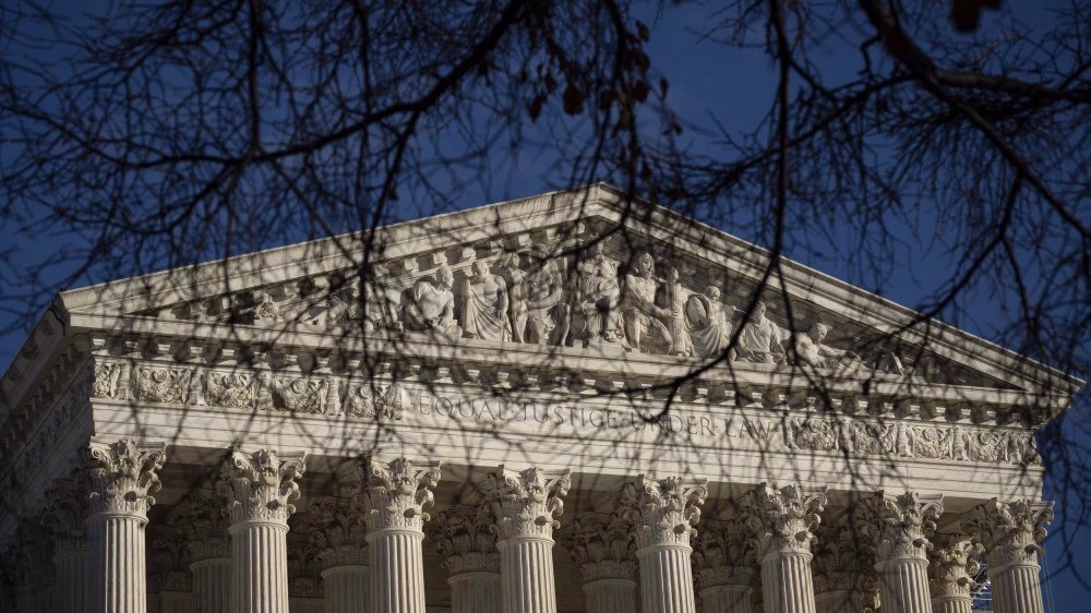 US Supreme Court blocks Trump’s deportations under antique law
