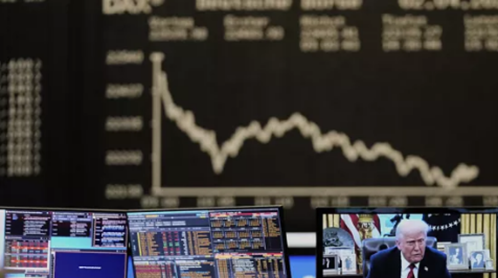 Tarifs douaniers de Trump: les marchés européens et américains en chute libre (Reportage)