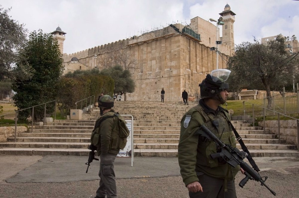 Israel orders 15-day ban on Ibrahimi Mosque director in al-Khalil 