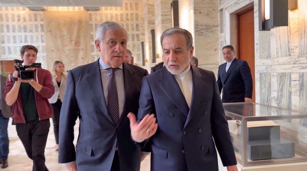 With stern warning to US, Iran FM heads to Rome for new talks 
