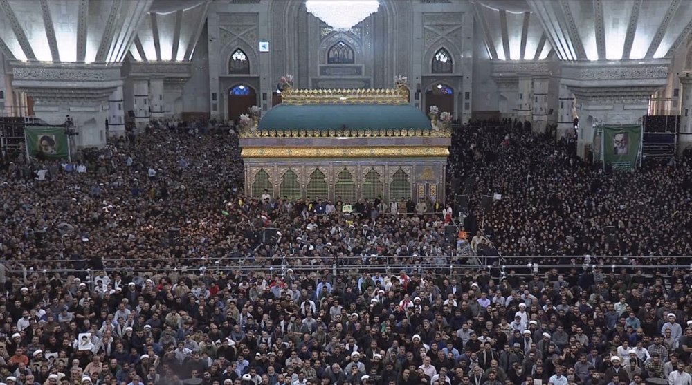 Iranians, Muslims commemorate passing anniversary of Imam Khomeini