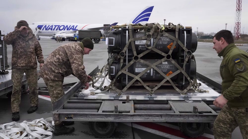 US halts arms shipments to Ukraine amid fears over low stockpiles 