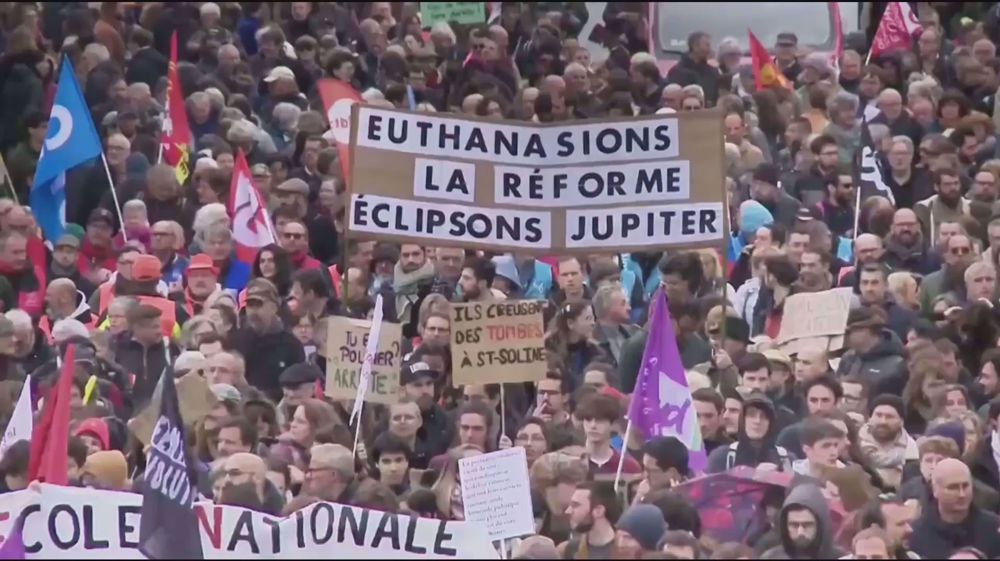 Bayrou’s austerity blitz risks social explosion in France
