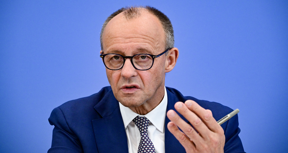 German chancellor played key role in Trump’s decision to maintain aid to Ukraine: FM