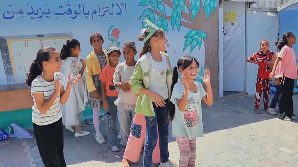 Makeshift school to help kids suffering from war