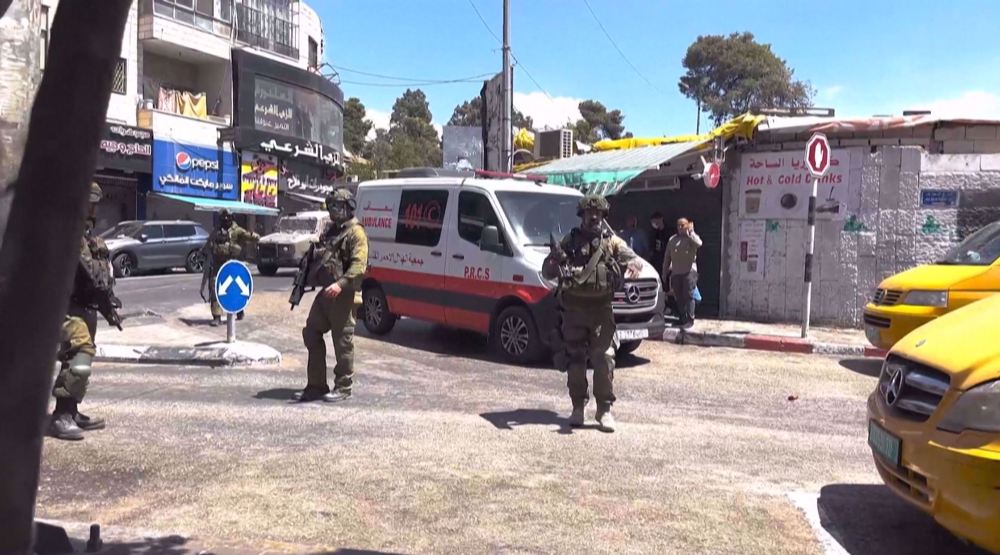 Israeli forces raid Ramallah