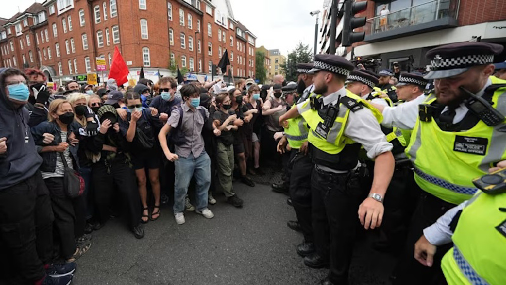 Londoners stand up to racism