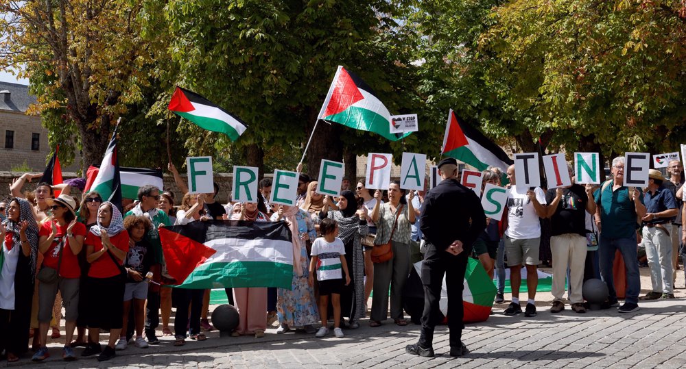 ‘Stop genocide’: Protesters slam Israeli team’s participation at La Vuelta race