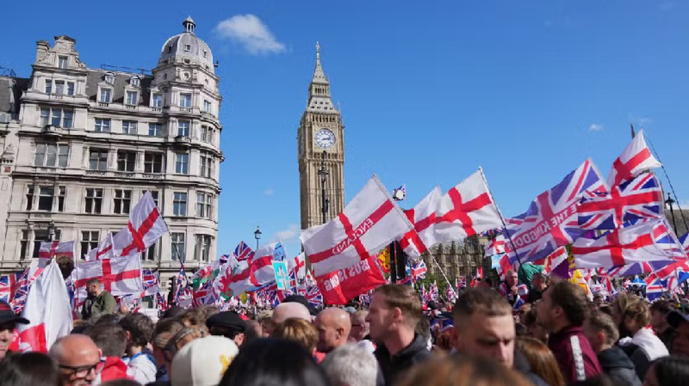 London hosts massive anti‐racism, far-right demonstrations