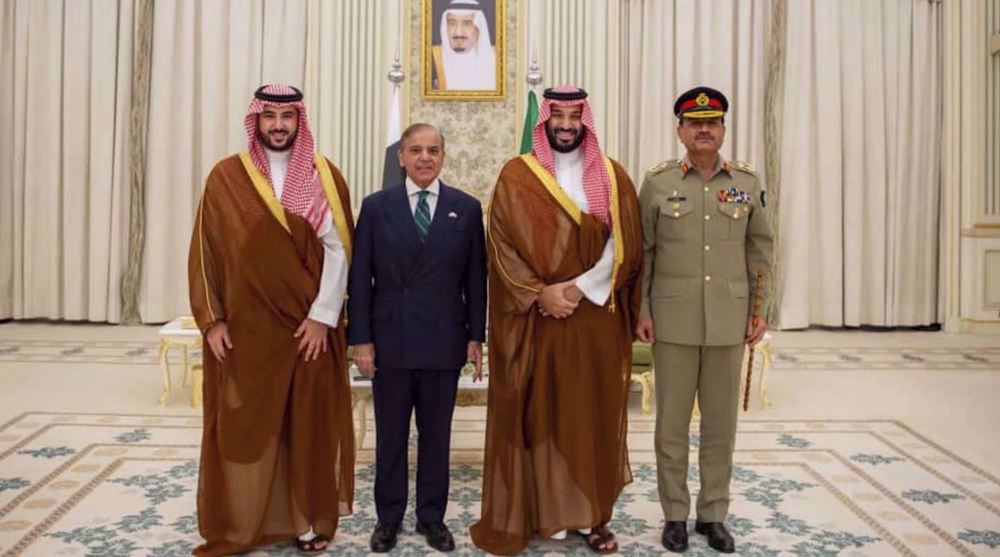 Saudi Arabia signs defense pact with nuclear-armed Pakistan after Israel’s attack on Qatar