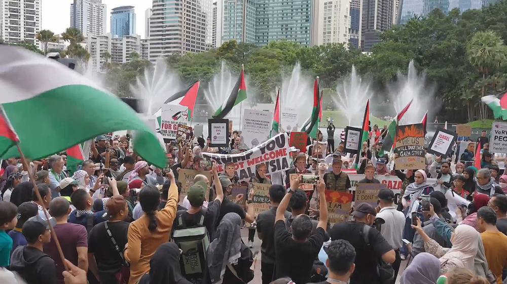 Pro-Palestine protesters march in Kuala Lumpur against US pres. ASEAN visit